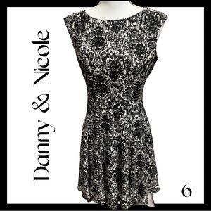EUC Danny & Nichole Cream & Black fitted dress with black liner SZ 6